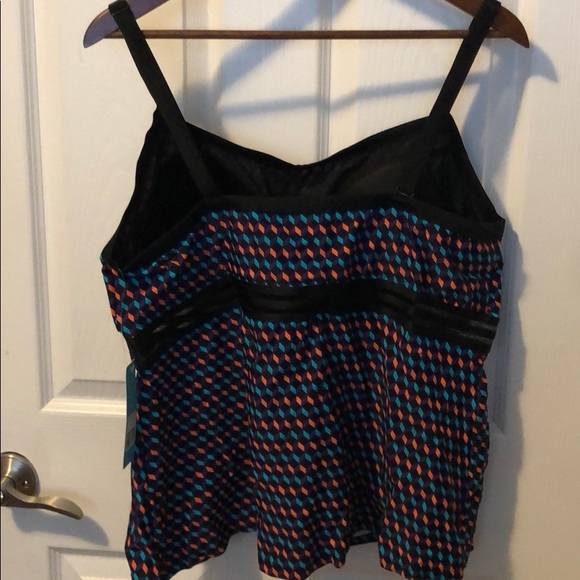 Swim top size 2x - Picture 2 of 5